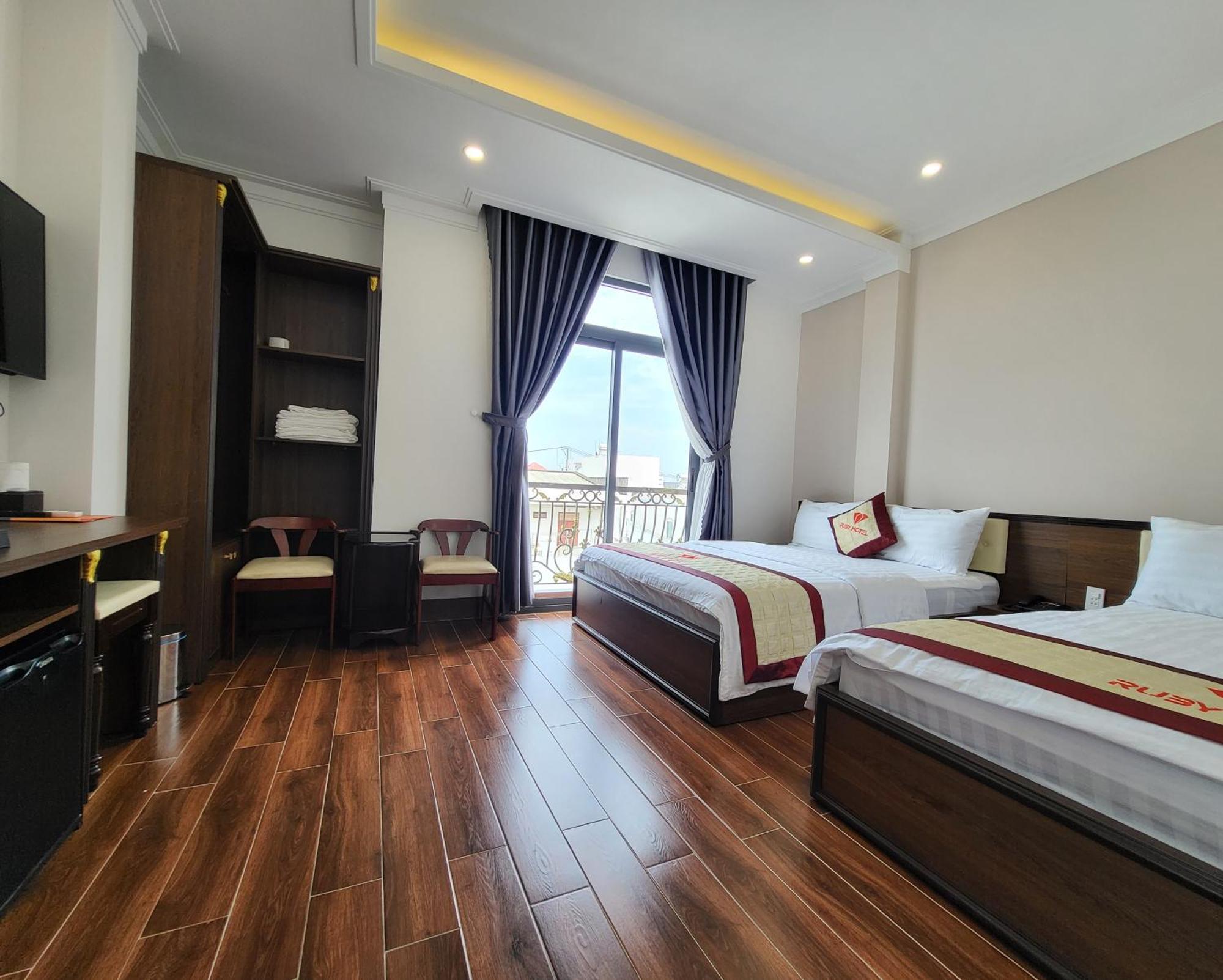 Ruby Hotel Vĩnh Long エクステリア 写真