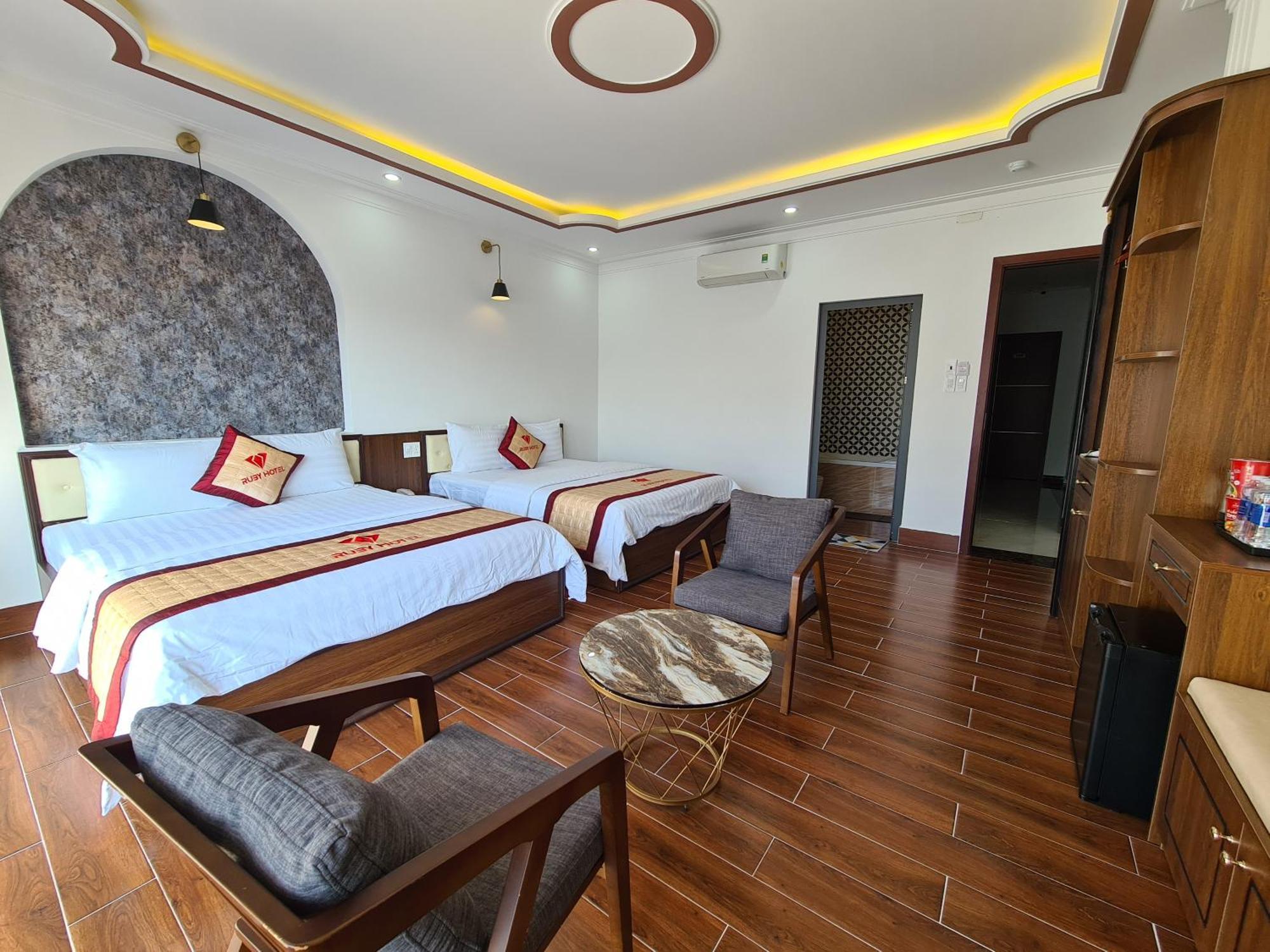 Ruby Hotel Vĩnh Long エクステリア 写真